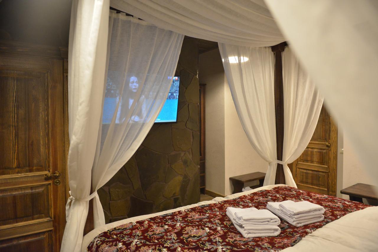 Folvark Gvozd Hotel Kamenyuky Ngoại thất bức ảnh