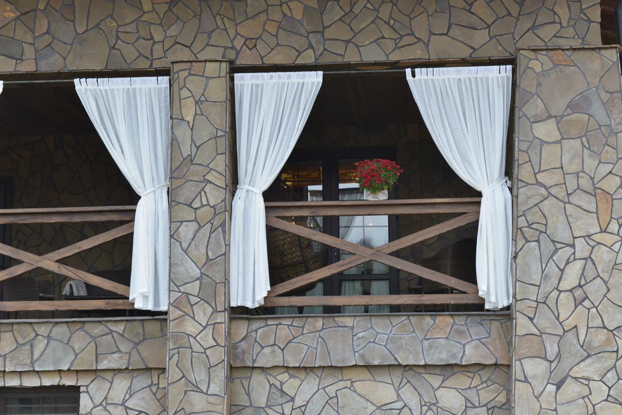 Folvark Gvozd Hotel Kamenyuky Ngoại thất bức ảnh