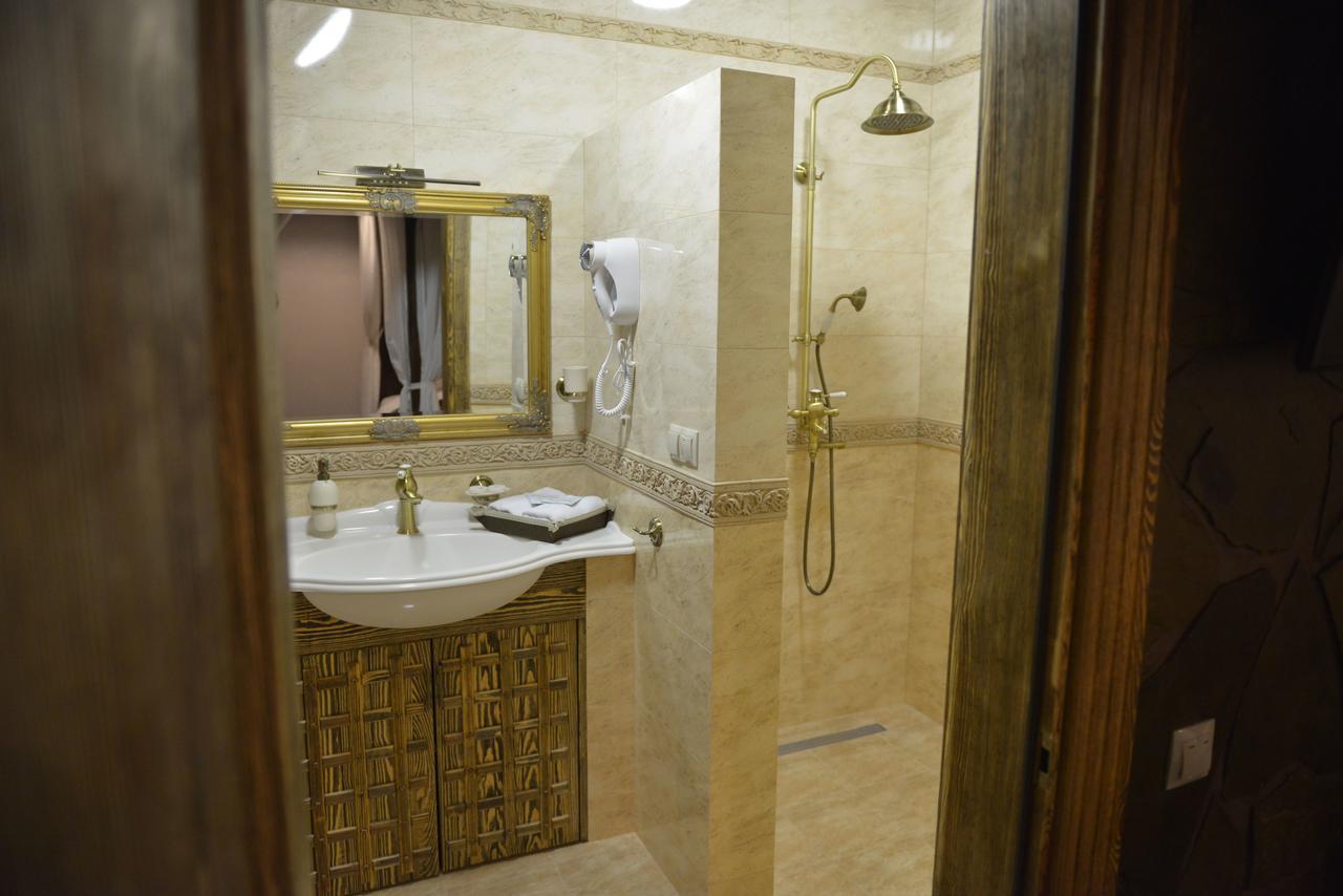 Folvark Gvozd Hotel Kamenyuky Ngoại thất bức ảnh